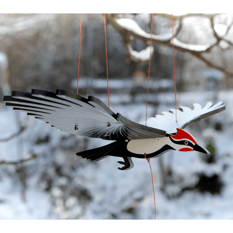 Fair Moms - Fair Moms | Pileated Woodpecker - Handgemaakte vliegende mobiel - Fair Trade - De Hartjesdief